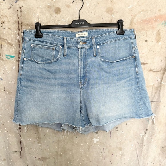 Madewell the Plus Curvy Perfect Jean Short in Baylis Wash - Picture 1 of 6